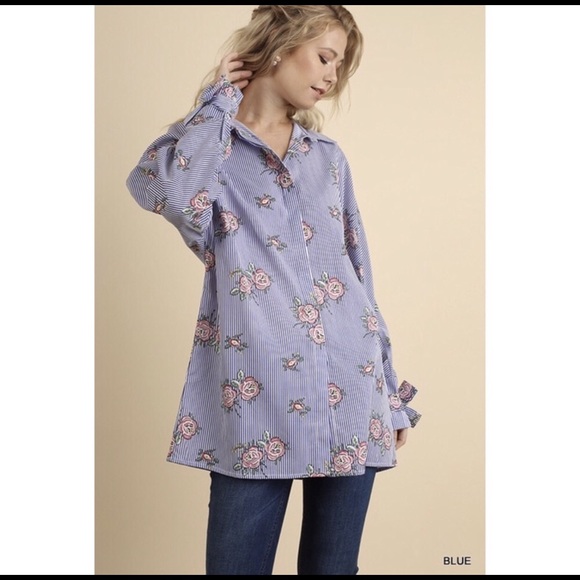 🚨Button up Top W/ Bow Details - Picture 3 of 5